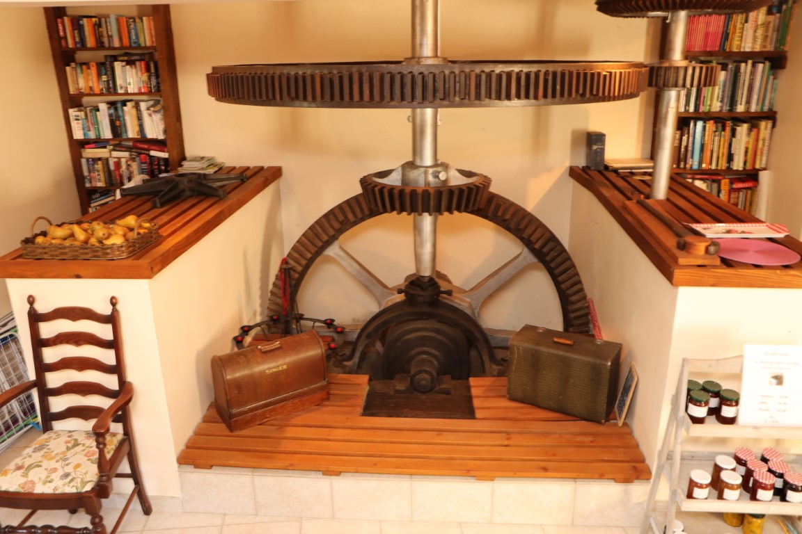 Mill gear