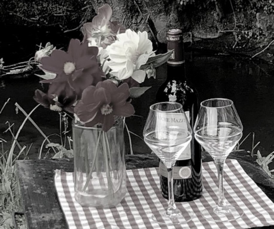 River dining